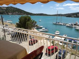 Apartments Nera Tisno - Tisno - 0