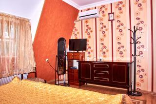 California Guest House - 5