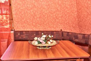 California Guest House - Gori - 2