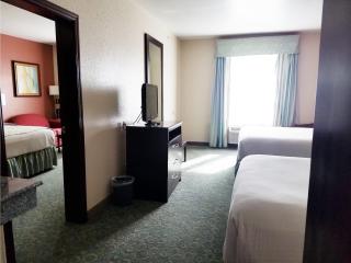 Ramada by Wyndham South Waco - 1
