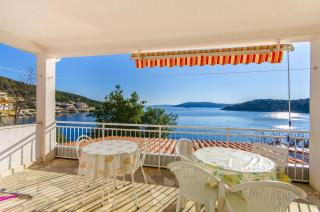 Apartments Ana - Vinišće - 9