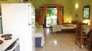 Pefka Studios & Apartments - 8