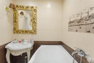 Royal Suite Apartment with Jacuzzi - Sumy - 2