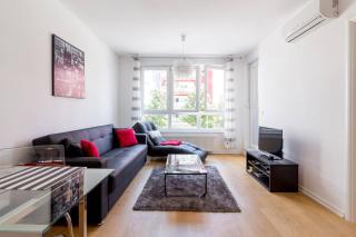 Flexible SelfCheckIns 9 - Zagreb - Garage - Electric vehicle ccharger - Loggia - New - Apartments Repinc 9 - Zagreb - 0