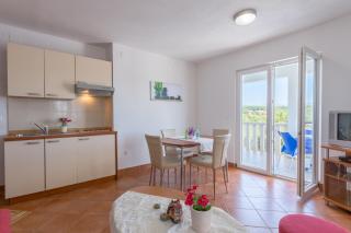 Apartments Šimić - Milna - 4