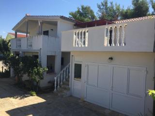Apartments with a parking space Vir - 12948 - 9