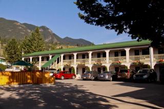 Crystal Springs Lodge - 9
