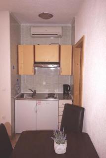 Apartments by the sea Pisak, Omis - 12545 - 2