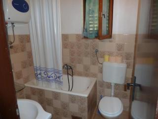 Apartments by the sea Vinisce, Trogir - 13648 - Marina - 5