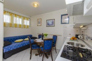 Apartments with WiFi Split - 13899 - 2