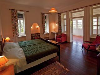 Villa in Madeira with Mountain Views - Santo da Serra - 0