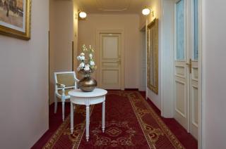Alqush Downtown Hotel - Prague - 6