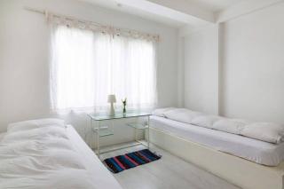 Four Red Doors Apartments - 2