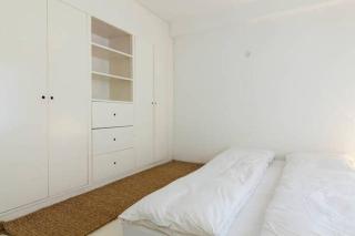 Four Red Doors Apartments - 1