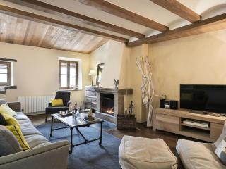 Belvilla by OYO Pink House - La Tallada - 2