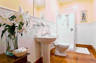 McHardy Lodge - 9