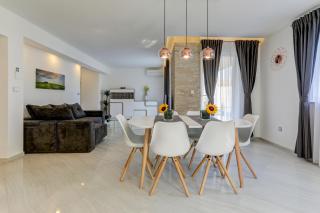 Apartments Lapis - Premantura - 9