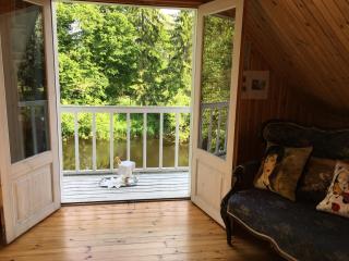 River Villa, 20 min by train to Old Town, big yard - 4