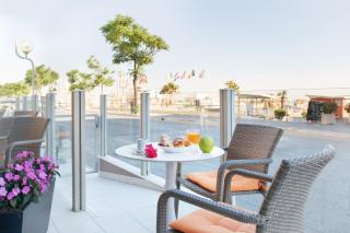 Hotel Holiday Beach - 1