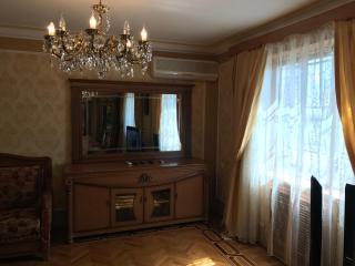 Gold Wall Apartment - Bakoe - 6