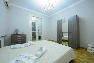 Royal Seaside Apartment - 9