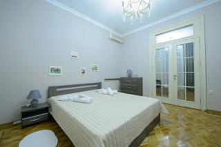 Royal Seaside Apartment - 8