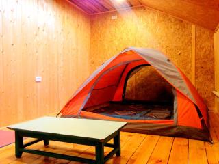 Urban Monkey Tent hostel & bar - Karakol - 5