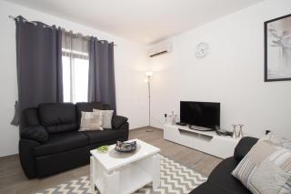 Family friendly house with a swimming pool Brna, Korcula - 13943 - Smokvica - 1