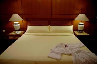 Royal Senyiur Hotel - Prigen - 8