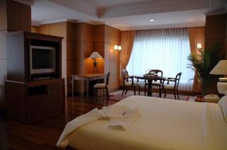 Royal Senyiur Hotel - Prigen - 0