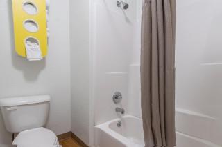 Motel 6 Bakersfield - 2