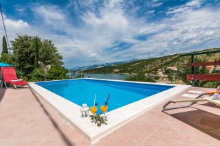 Vacation Home Uni - Obrovac - 0