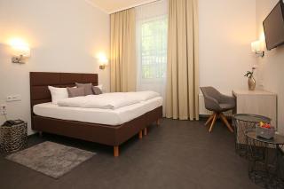 Landhotel Potsdam - Potsdam - 7