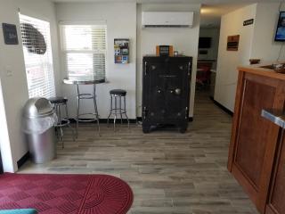 West Plains Motel - 3