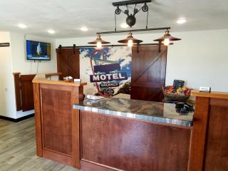 West Plains Motel - 0