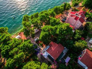 Apartments by the sea Zaostrog, Makarska - 12951 - 1