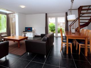 House with garden, in water-rich area - Heel - 8