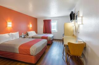 Motel 6-Junction City, KS - 1