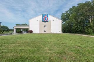 Motel 6-Lawrence, KS - 8