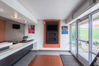 Motel 6-Overland Park, KS - Overland Park - 2