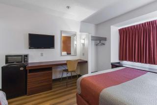 Motel 6-Streetsboro, OH - 2