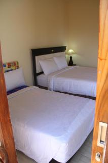 Adila Warung and Homestay - 1