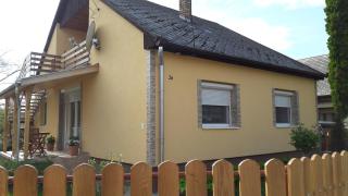 Three-Bedroom Apartment in Balatonlelle I - Balatonlelle - 0