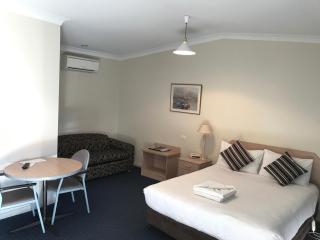 Orange Motor Lodge - Orange - 2