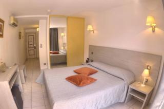 Hôtel Le Romantique - Porto Ota - 7