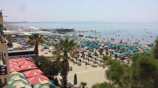 M&I Beach Apartment with Sea View - 7
