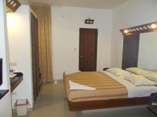 Lotus Comfort - A Pondy Hotel - Pondicherry - 3