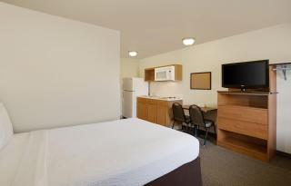 WoodSpring Suites Richmond West I-64 - Richmond - 6
