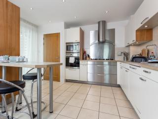 Panorama - 180-Degree Harbour Views - Poole - 3