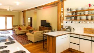 Riverbend Homestead - Bright - 3